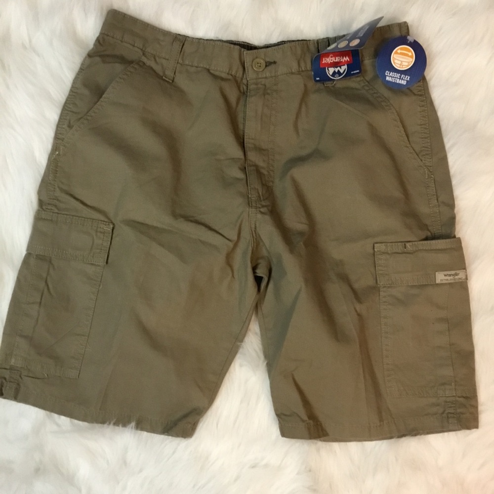 NWT Wrangler Olive Rip Stop Cargo Shorts Size 33
